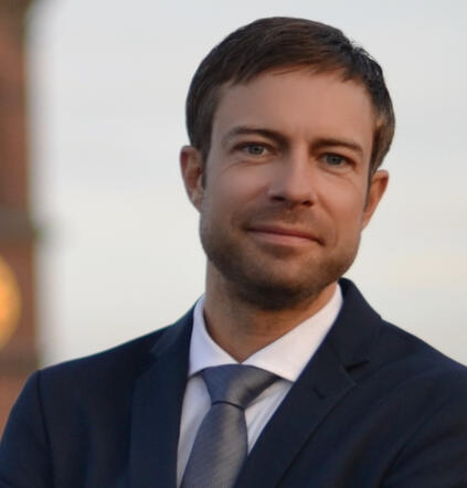 Dr. Arne Dinse CEO/Founder Dr. Arne Dinse CEO/Founder